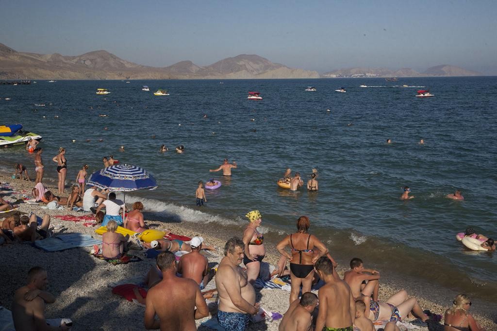 Нудисты на черном море горячая подборка 2023 