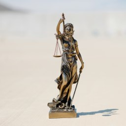 Подросток уничтожал автомобили в Крыму на почве нацистских и антисемитских идей - «Происшествия Крыма»