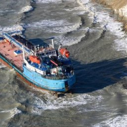 Весь мазут из потерпевшего крушение танкера в Керченском проливе танкера откачают к концу весны - «Новости Крыма»