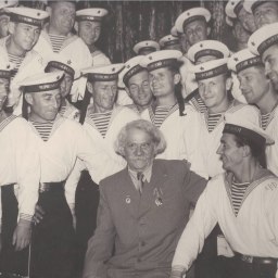 Летописец народного подвига - «История»