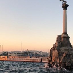 Осколки БПЛА рухнули на пассажирский автобус в Севастополе - «Происшествия Крыма»